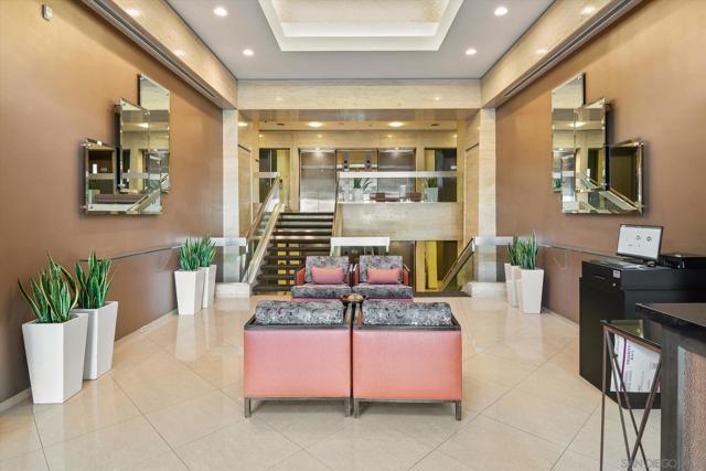 1830 Avenida del Mundo, Coronado CA: https://media.crmls.org/mediaz/1fc3468a-3ae9-4fb2-acac-a770493d07a6.jpg
