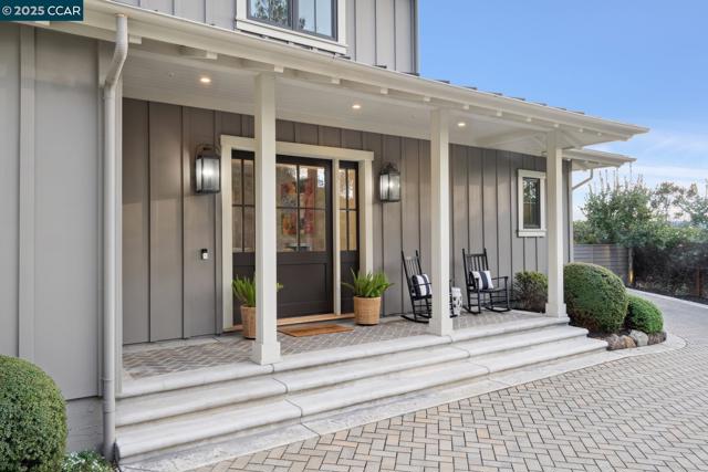 1204 Glen Rd, Lafayette CA: https://media.crmls.org/mediaz/1fc3f725-62dc-4122-af7b-82ac2a4a4629.jpg