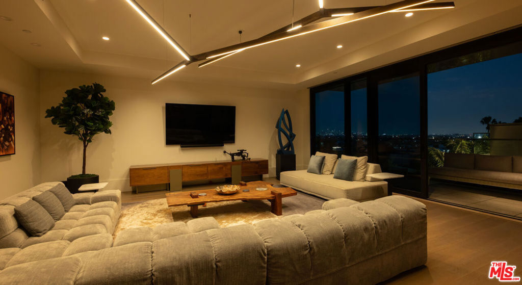 MLS #26857917 image #1
