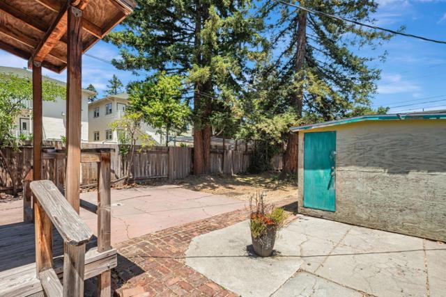 141 Clinton Street, Redwood City CA: https://media.crmls.org/mediaz/1fc6223b-3031-41fc-b550-86a7e44b35a7.jpg
