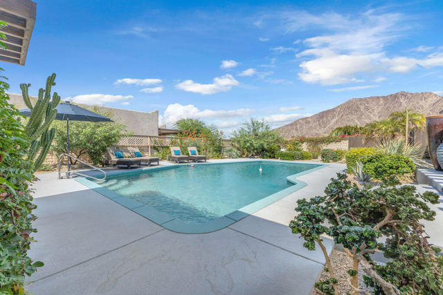 53945 Eisenhower Drive, La Quinta CA: https://media.crmls.org/mediaz/1fc632e3-e985-414f-82ff-1030e1c2c184.jpg