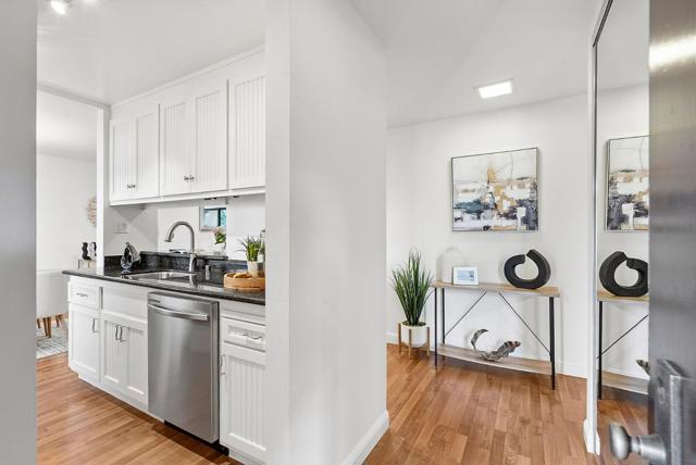 1701 San Carlos Avenue, San Carlos CA: https://media.crmls.org/mediaz/1fc761ee-24cf-4a92-b3a4-3d5b74d3df17.jpg