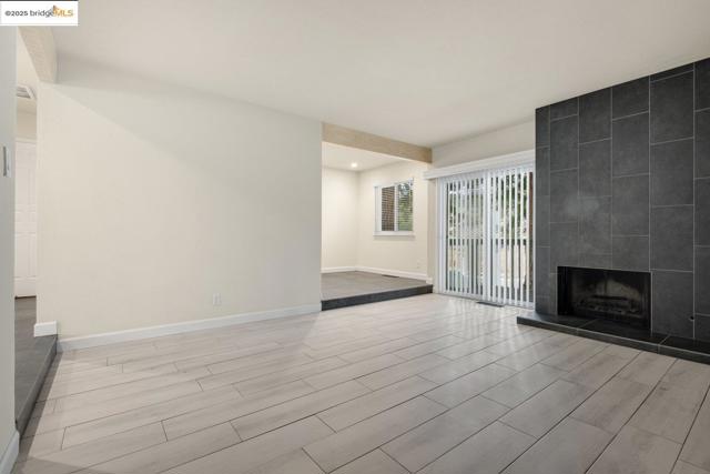 8711 Mountain Blvd, Oakland CA: https://media.crmls.org/mediaz/1fc76d32-02a3-4e74-bdb3-e6618cd61c45.jpg