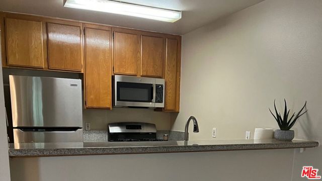 7640 Oso Avenue, Winnetka CA: https://media.crmls.org/mediaz/1fc8cad0-c40c-4391-b09f-9f9d967ece2d.jpg