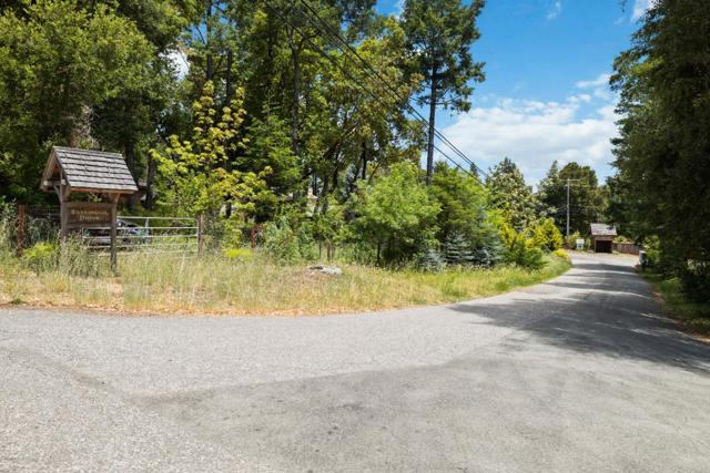 60 Braemoor Drive, Santa Cruz CA: https://media.crmls.org/mediaz/1fc8ed7b-0032-465f-999f-6a1549a18aef.jpg