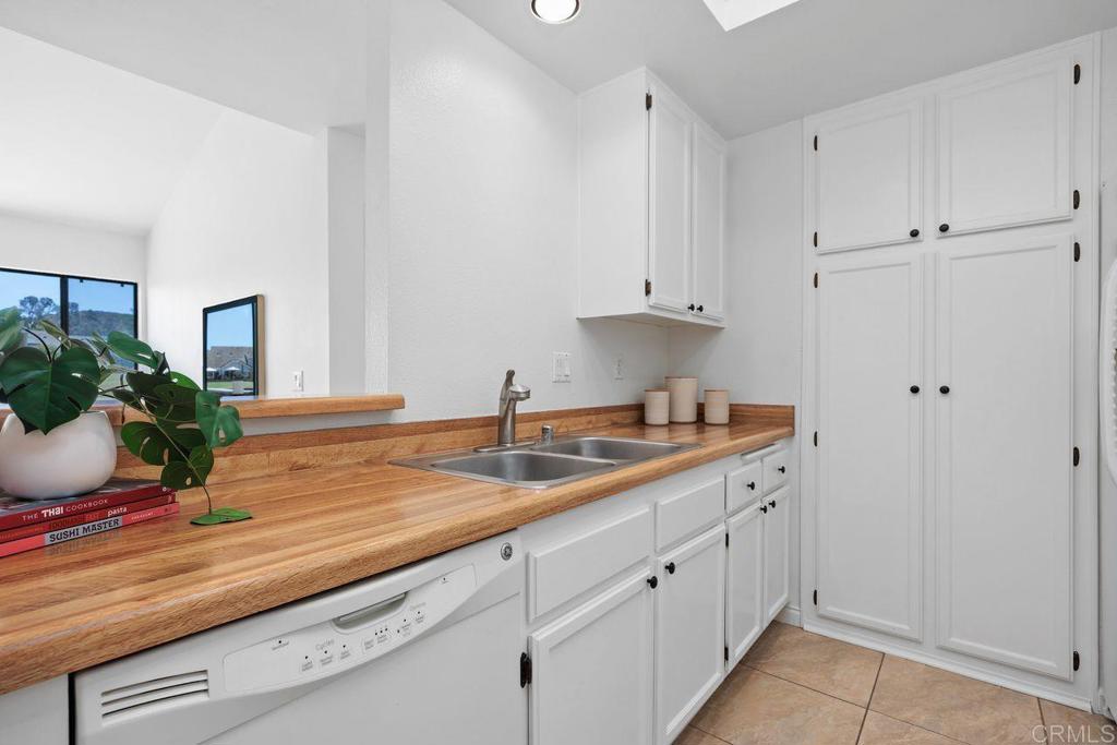 1087 Shadowridge Drive - photo 12