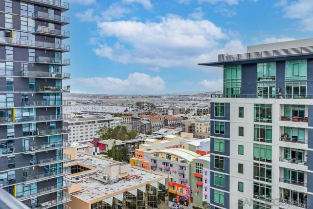 425 W W Beech St, San Diego CA: https://media.crmls.org/mediaz/1fc98d55-5c77-4208-b606-2ca3e7693c2f.jpg