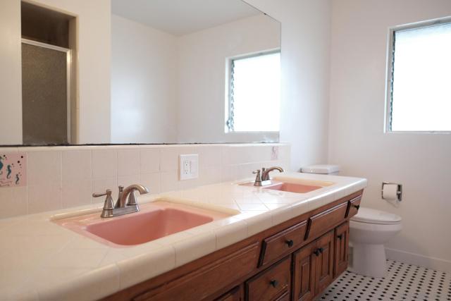 2345 Alta Vista Dr, Vista CA: https://media.crmls.org/mediaz/1fc9d9fb-75dd-4367-bff3-83b2b4d97530.jpg