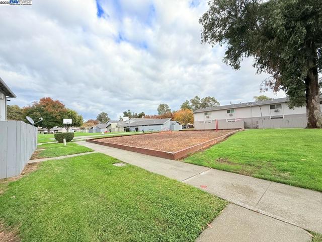 68 El Toro Ct, Fairfield CA: https://media.crmls.org/mediaz/1fcb7cba-6595-48f7-84db-230c9e3dbe61.jpg