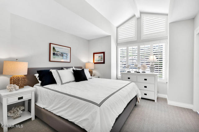 751 Lynnmere Drive, Thousand Oaks CA: https://media.crmls.org/mediaz/1fcbbadd-bf36-4c2b-bc60-bd1e52d67019.jpg