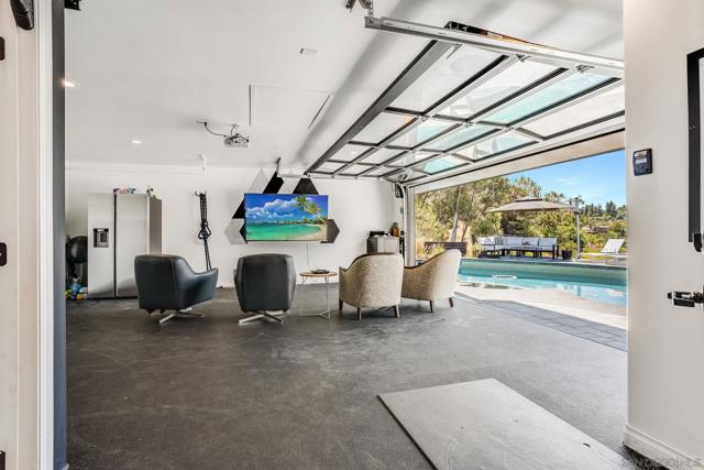 1271 Via Sendero, Escondido CA: https://media.crmls.org/mediaz/1fcbc7f7-8793-4224-82f4-67c3ead4f5d2.jpg