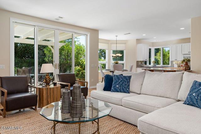 1706 Abbotsbury Street, Westlake Village CA: https://media.crmls.org/mediaz/1fcce8fa-bedb-478c-8196-09e43c414e54.jpg
