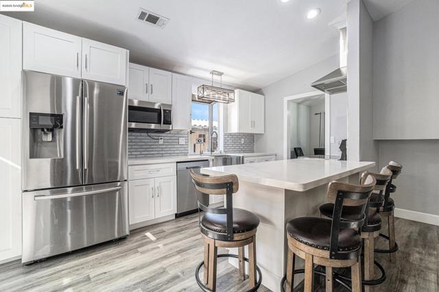 80 Mandeville Ct, Oakley CA: https://media.crmls.org/mediaz/1fcce9e9-b502-4de6-b6e5-8bf6e50d161d.jpg