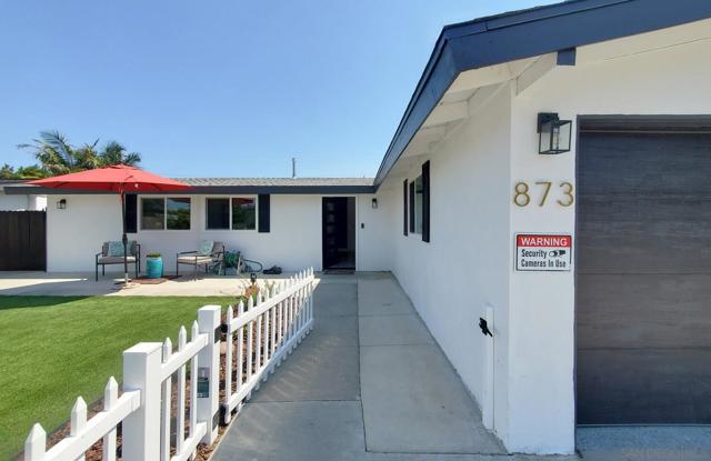 873 Towne Street, Costa Mesa CA: https://media.crmls.org/mediaz/1fcd375e-b291-4368-9b0c-b3d526689f9e.jpg