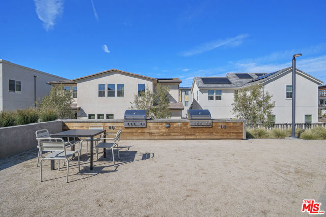 27717 Knoll View Place, Valencia CA: https://media.crmls.org/mediaz/1fcd9c03-0e40-4f60-8ed7-88dae04f5cb5.jpg