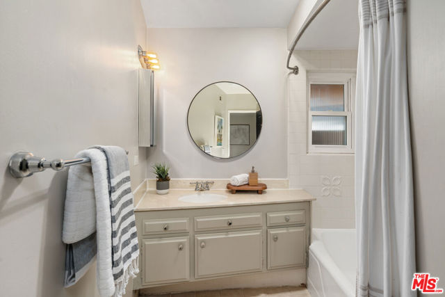 21206 Merridy Street, Chatsworth CA: https://media.crmls.org/mediaz/1fcdc676-9f8b-4173-a64f-d2d04f022e4c.jpg