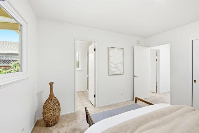 Image 22 of 41 For 5169 Lawler Ave