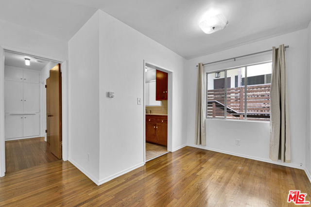 938 15th Street, Santa Monica CA: https://media.crmls.org/mediaz/1fcec2bf-0532-42b6-a3c9-fdb789ede8de.jpg