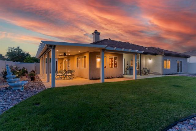 2059 Avocado Knoll Lane, Fallbrook CA: https://media.crmls.org/mediaz/1fcefa33-d18f-4665-9663-a48fec9622d9.jpg