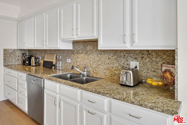 201 OCEAN Avenue, Santa Monica CA: https://media.crmls.org/mediaz/1fcf5a20-ed27-41fe-8394-4c4fc0d0b2c6.jpg
