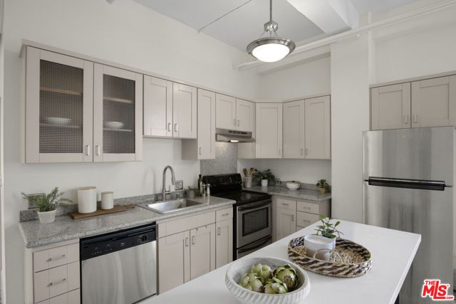 108 W 2nd Street, Los Angeles CA: https://media.crmls.org/mediaz/1fd040fc-b22c-4046-a9bb-f63ca4eafdf7.jpg