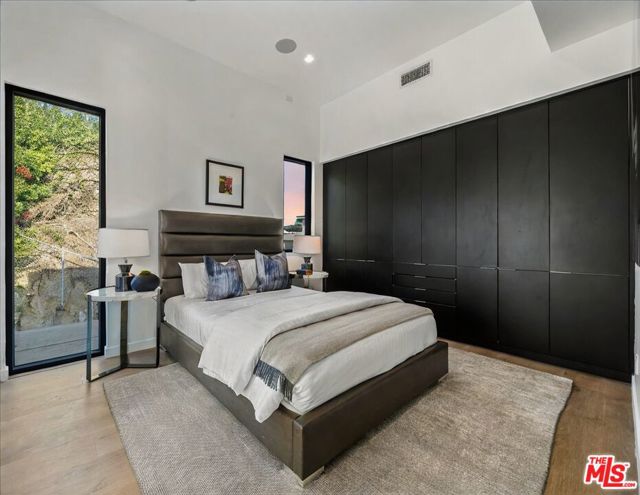 1565 Haslam Terrace, Los Angeles CA: https://media.crmls.org/mediaz/1fd04f5f-b14d-4696-b00f-3b9e7eea3695.jpg
