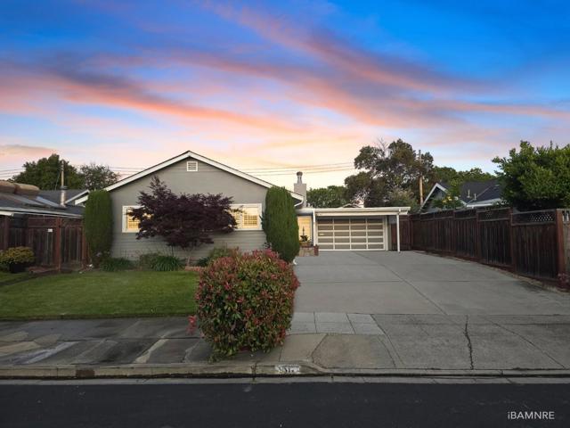 511 Marine View Avenue, Belmont CA: https://media.crmls.org/mediaz/1fd0d682-df76-4b1b-b2c4-1dba3d077974.jpg