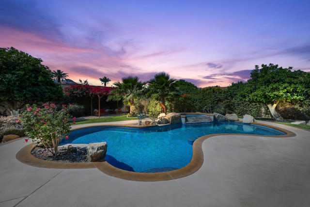 79455 Briarwood, La Quinta CA: https://media.crmls.org/mediaz/1fd0f642-3361-430b-83a1-a3a69eb5fb03.jpg