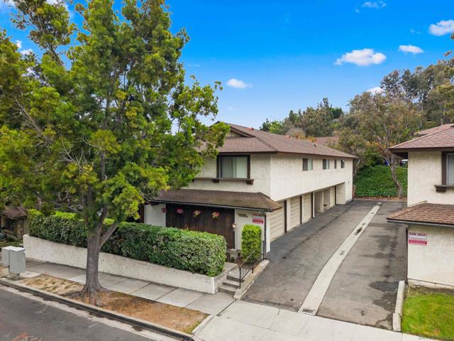 2139 Via Esmarca, Oceanside CA: https://media.crmls.org/mediaz/1fd1870b-3cde-4a88-babd-ba3ee271f5f9.jpg