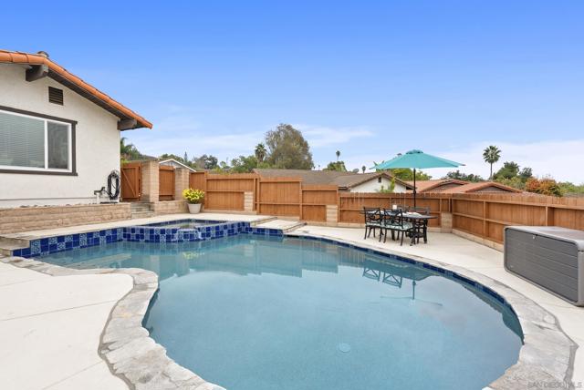 1918 Odell Cir, Vista CA: https://media.crmls.org/mediaz/1fd1ea43-cfb2-4c9f-9cfa-e400d3b21ef3.jpg