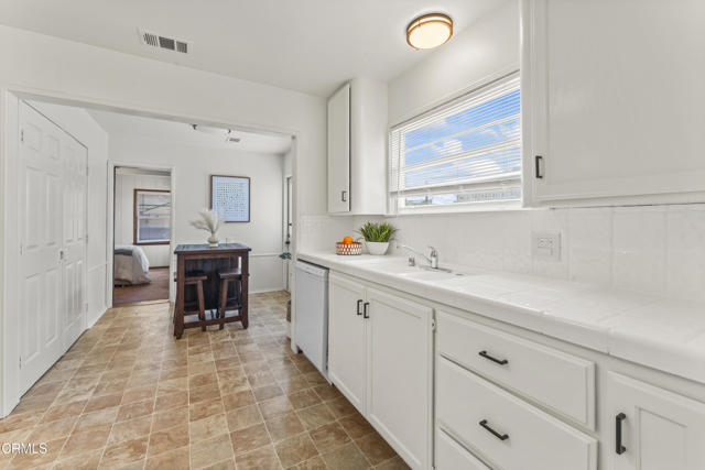 130 132 Virginia Drive, Ventura CA: https://media.crmls.org/mediaz/1fd2516a-9d41-47f6-89d2-2a21143f8f03.jpg