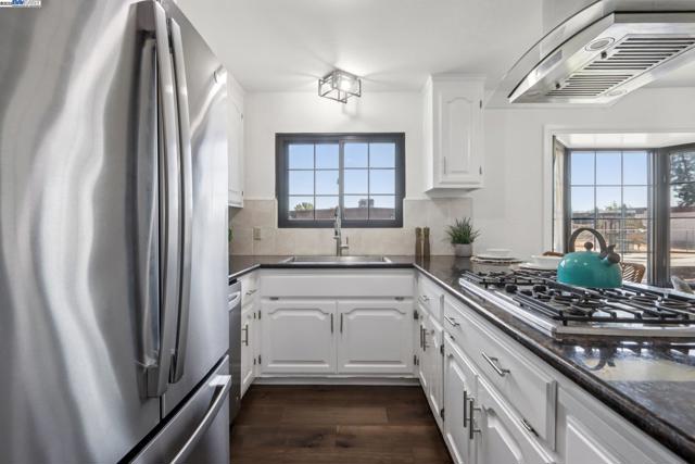 5349 Valpey Park Ave, Fremont CA: https://media.crmls.org/mediaz/1fd4038a-5b7e-4cd9-87b8-1270aa420436.jpg