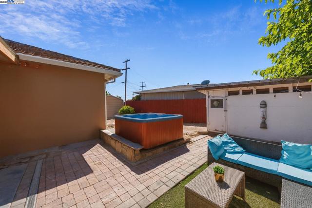 3491 Madeira Way, Livermore CA: https://media.crmls.org/mediaz/1fd43184-cc01-4e69-a5d7-947d453080a0.jpg