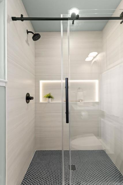 Detail Gallery Image 16 of 29 For 4949 Luna Dr, Oceanside,  CA 92057 - 3 Beds | 2 Baths