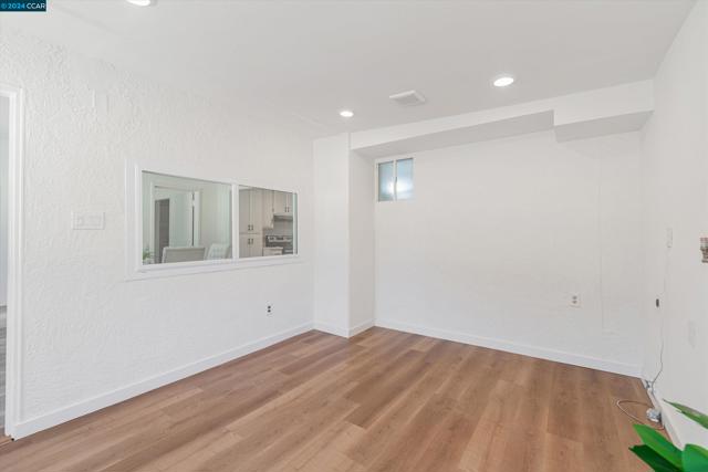 Image 31 of 36 For 2805 D Street