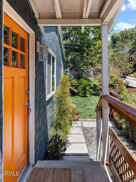Detail Gallery Image 3 of 46 For 2285 Moss Ave, Los Angeles,  CA 90065 - 2 Beds | 3 Baths