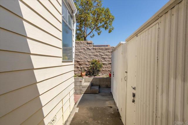 3535 Linda Vista Drive, San Marcos CA: https://media.crmls.org/mediaz/1fd5a786-fdfa-4645-8dc1-0e6a861cb220.jpg