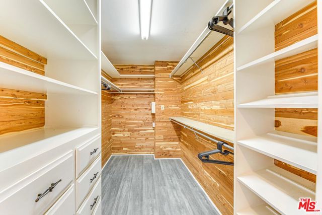 1410 Stradella Road, Los Angeles CA: https://media.crmls.org/mediaz/1fd65c1d-b81d-4654-aced-9ddefba81b11.jpg