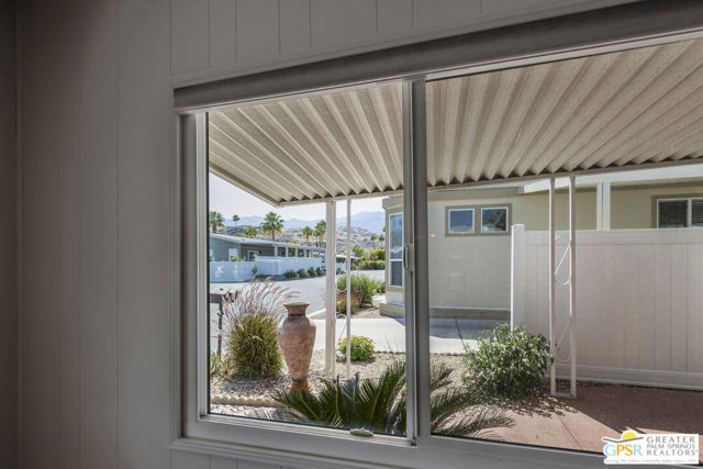 210 Coyote Drive, Palm Springs CA: https://media.crmls.org/mediaz/1fd67107-1040-46e8-8fd3-98d228db2d54.jpg