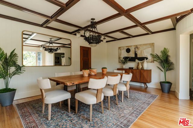 463 N Greencraig Road, Los Angeles CA: https://media.crmls.org/mediaz/1fd6a223-b340-407b-b325-50c931b9ac00.jpg