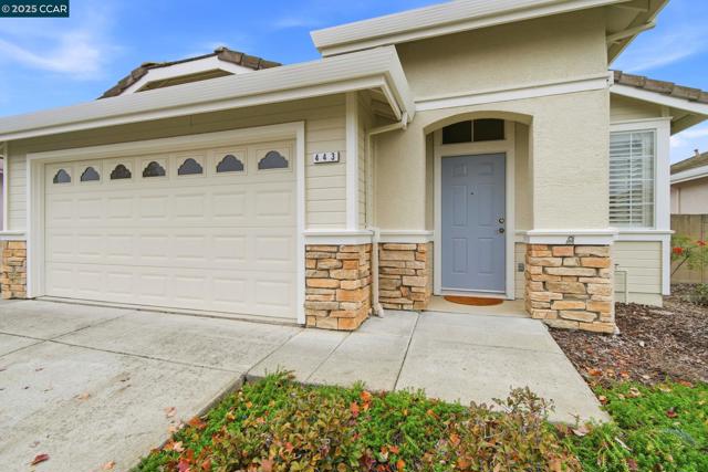 443 Mandarin Cir, Vacaville CA: https://media.crmls.org/mediaz/1fd7df3a-bfa4-4b51-8c39-8ffd9a63afe0.jpg