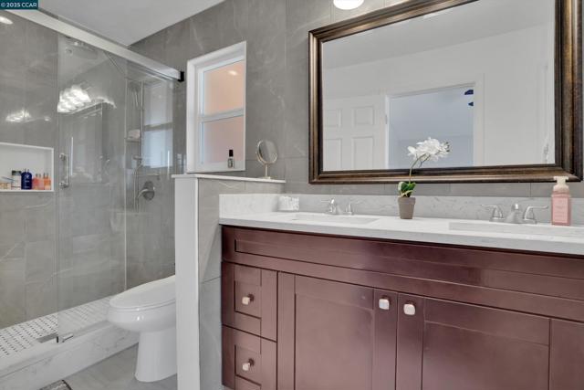 1274 Maywood Ln, Martinez CA: https://media.crmls.org/mediaz/1fd7eb39-7fb2-4f3f-a3d8-ca8f854d8d90.jpg