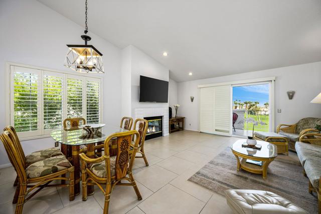 320 Vista Royale Drive, Palm Desert CA: https://media.crmls.org/mediaz/1fd83d93-7646-4619-b1bf-f50867ec5c5f.jpg