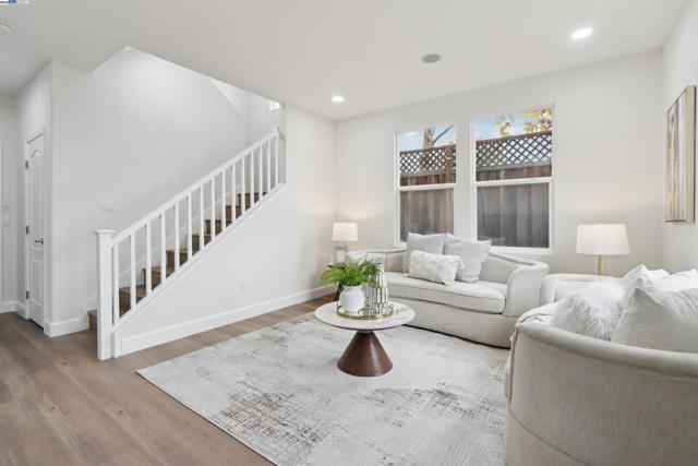 3364 Chartwell St, San Ramon CA: https://media.crmls.org/mediaz/1fd83fd7-0426-4161-8fe7-4b3d26391ec1.jpg