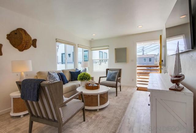 3286 88 Bayside Walk, San Diego CA: https://media.crmls.org/mediaz/1fd89808-9517-4ddc-958b-fe4649b43792.jpg