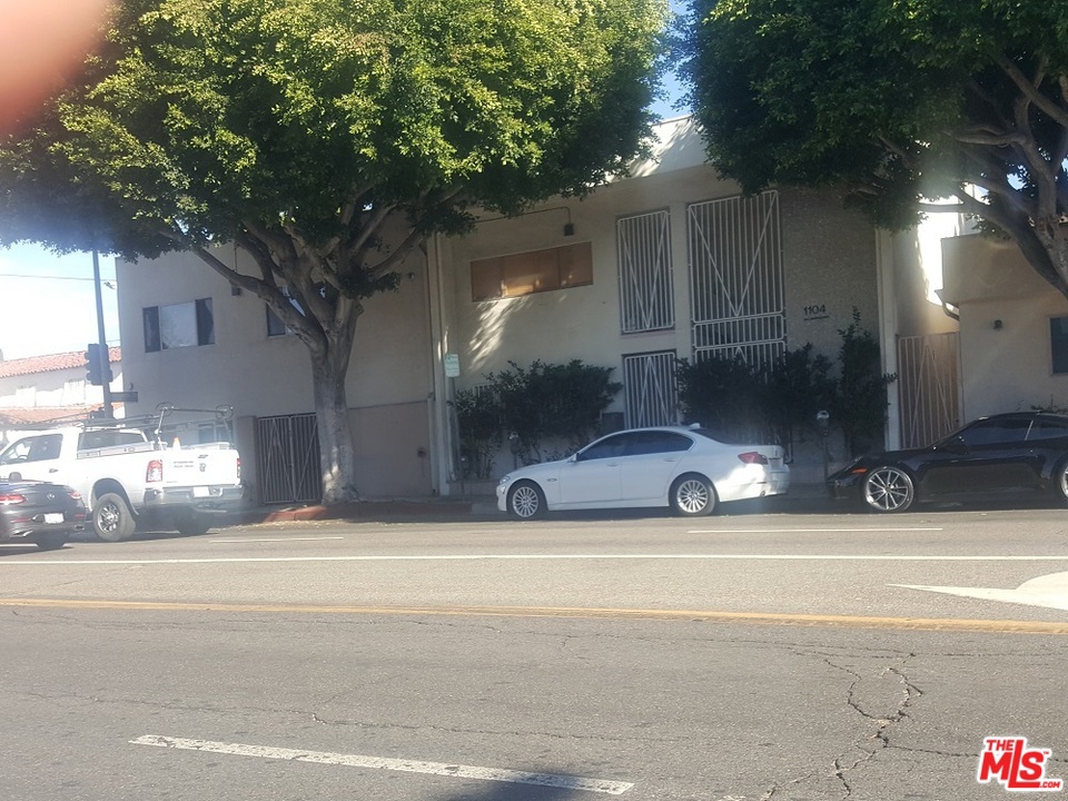 1108 S Robertson Boulevard, Los Angeles, CA 90035
