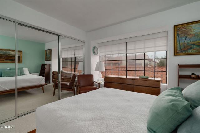 2206 Martinique Lane, Oxnard CA: https://media.crmls.org/mediaz/1fd91048-872f-4c02-b1f3-dc77bfe5a7b4.jpg