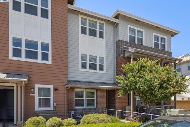 1815 Balsa St, Alameda CA: https://media.crmls.org/mediaz/1fd928df-260b-4557-807a-00539417d4f1.jpg