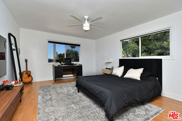 130 Dapplegray Road, Bell Canyon CA: https://media.crmls.org/mediaz/1fd96500-8812-415b-971b-18a241e818ce.jpg