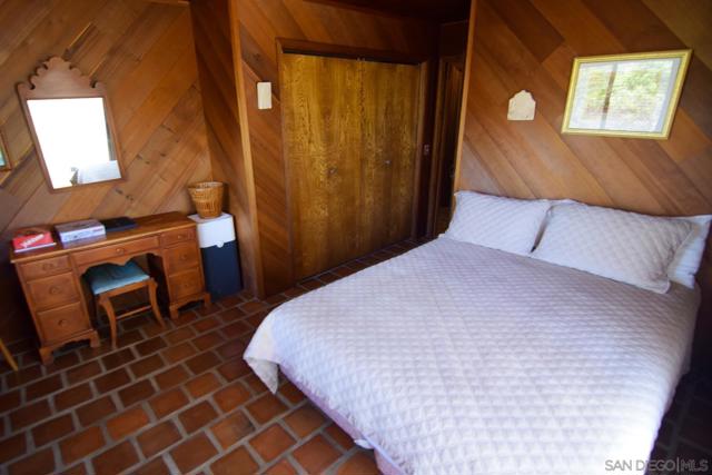 23684 Viejas Grade Rd, Descanso CA: https://media.crmls.org/mediaz/1fd9aca7-172d-48dd-80c7-75feb6d0ef12.jpg